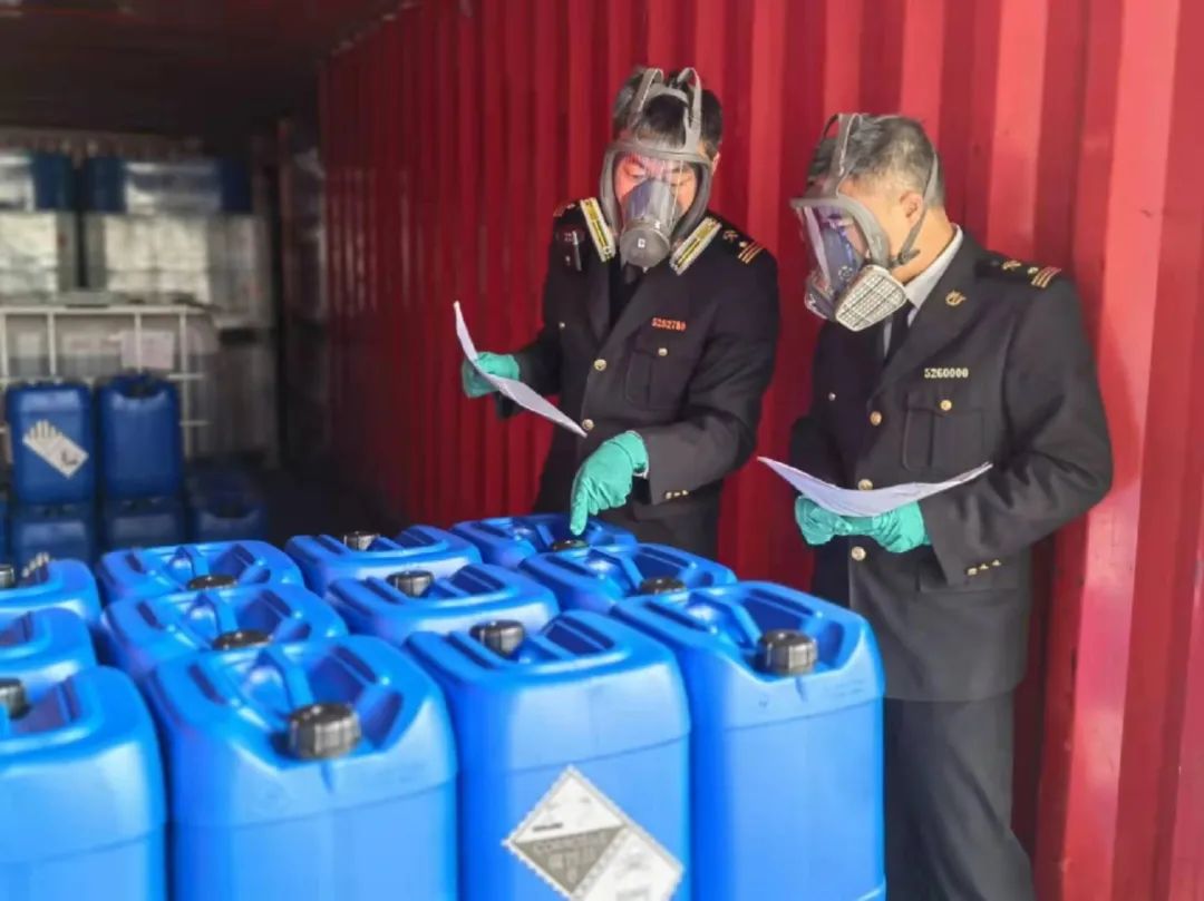 关关员实施现场检验